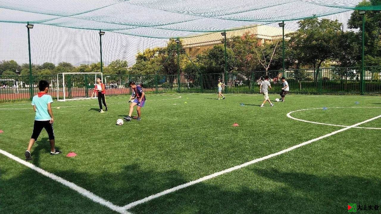 籠式足球場(chǎng)