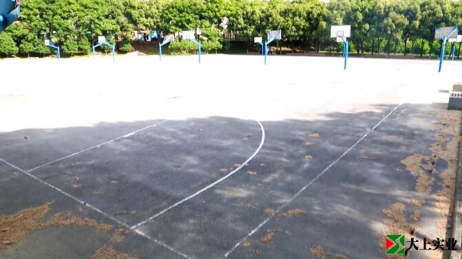 籃球場(chǎng)翻新前