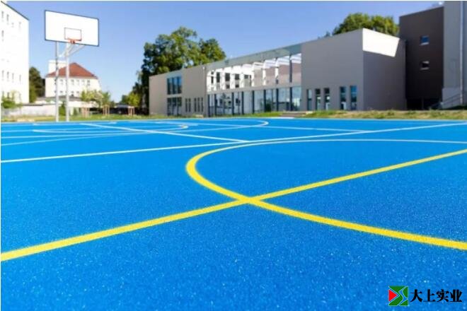 藍(lán)色塑膠運(yùn)動(dòng)場(chǎng)