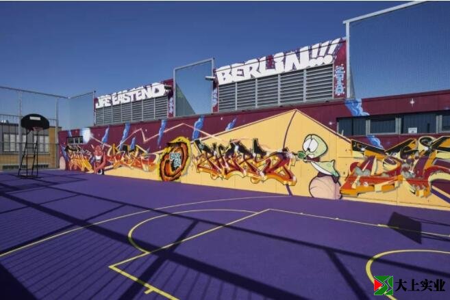 個(gè)性塑膠運(yùn)動(dòng)場(chǎng)