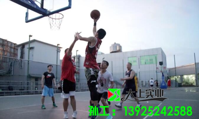 商場天臺“變身”運動場