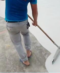 丙烯酸球場(chǎng)施工-刮涂中涂層