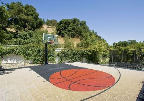 農村半場籃球場