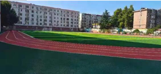 初中操場改造工程進(jìn)行竣工驗(yàn)收