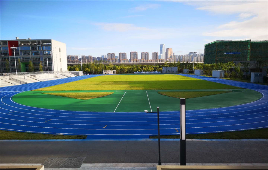 上海融欣體育設施工程有限公司 塑膠跑道足球場