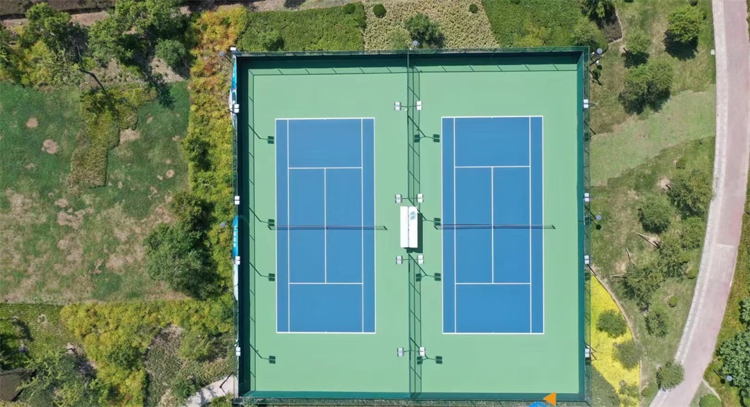 樓頂網(wǎng)球場